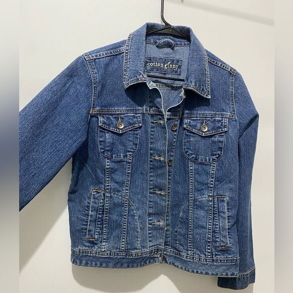 Classic Blue Jean Jacket with Fitted Silhouette - Picture 2 of 3